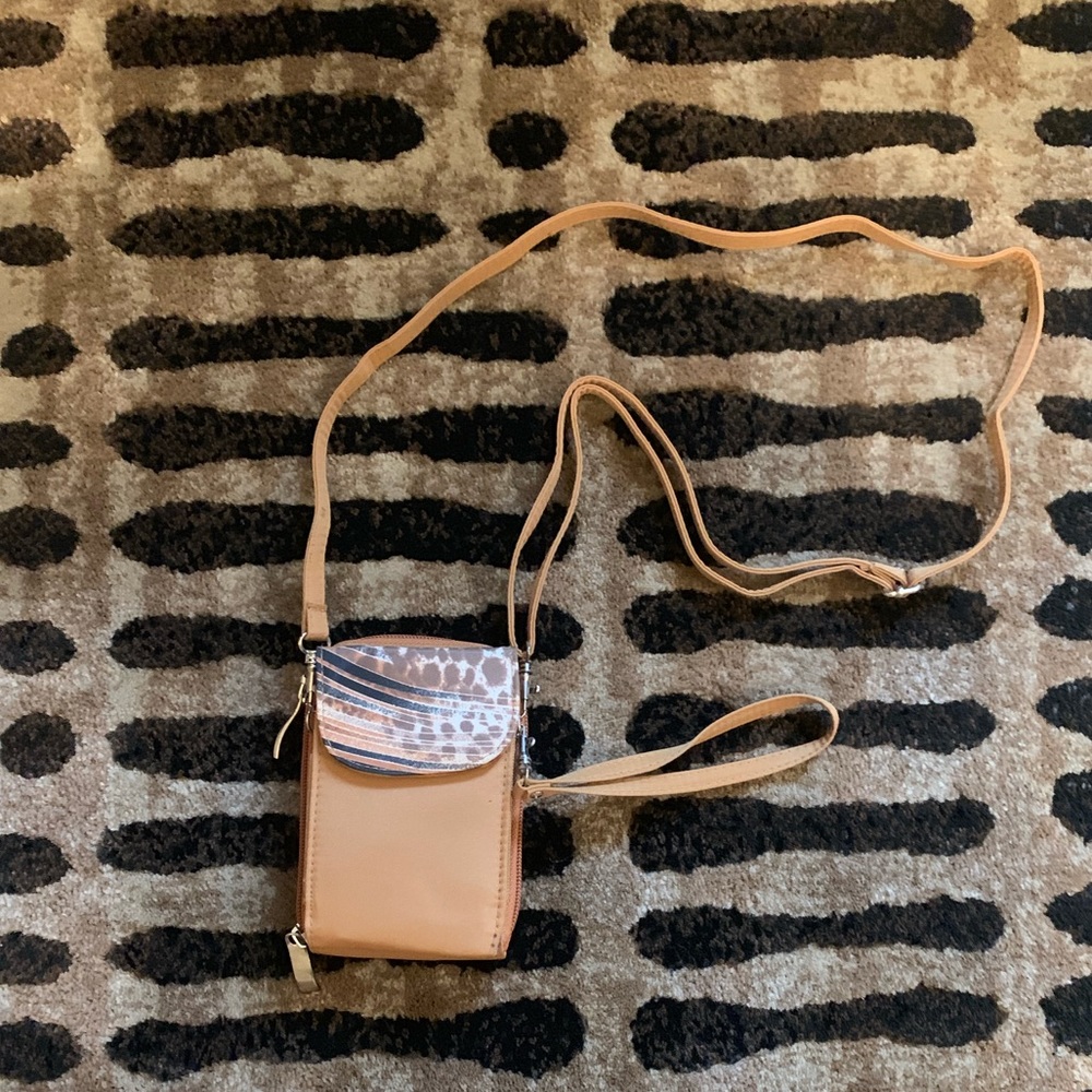 Travel Trend Small Crossbody/Wristlet